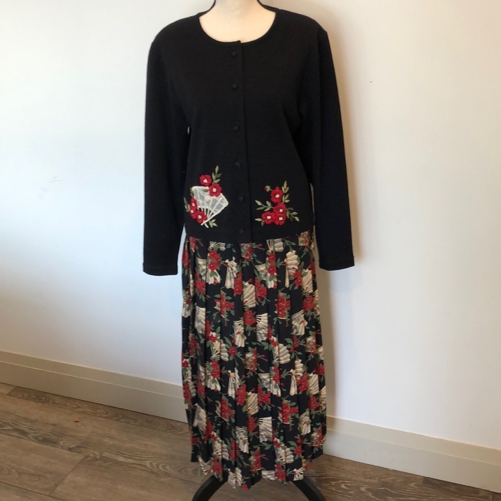 Susan Bristol VTG sweater pleated skirt set holiday with floral red black SZ 10